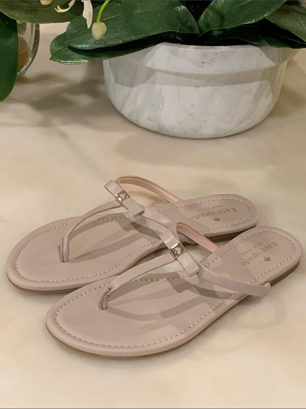 KATE SPADE leather t-strap sandal